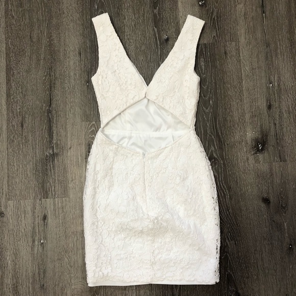 Lulu’s White Lace V-Neck Mini Dress - Picture 6 of 8